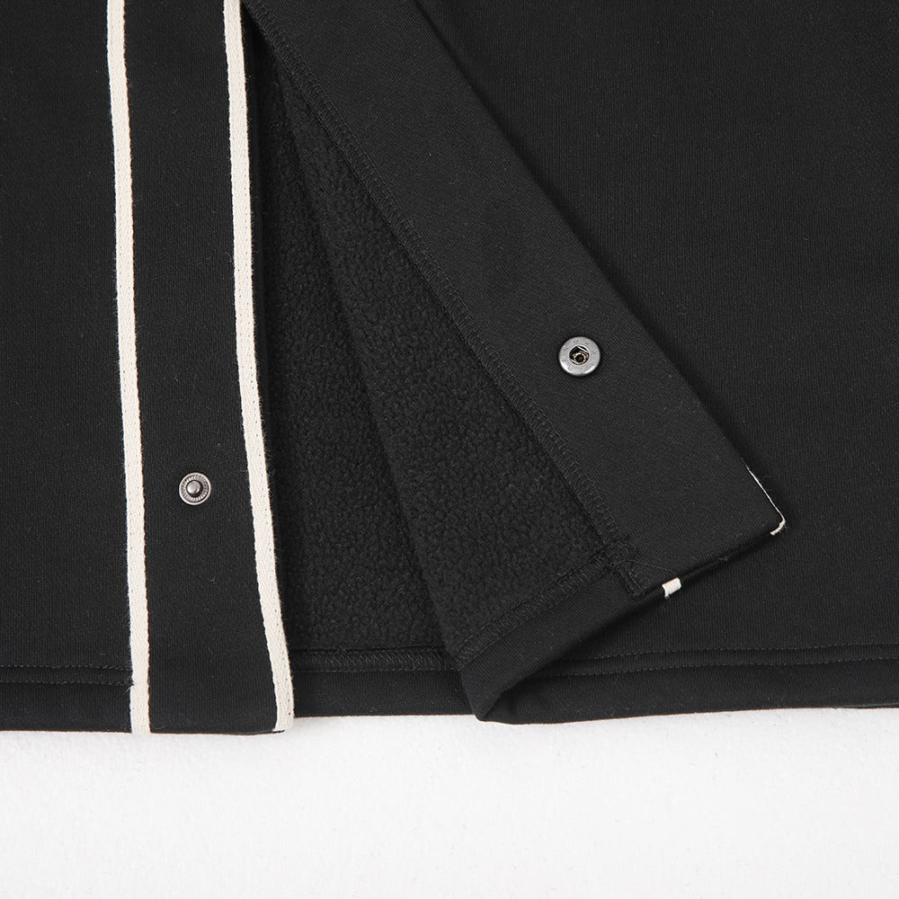 جاكيت بيسبول كاجوال بأزرار وياقة قميص أسود/أبيض