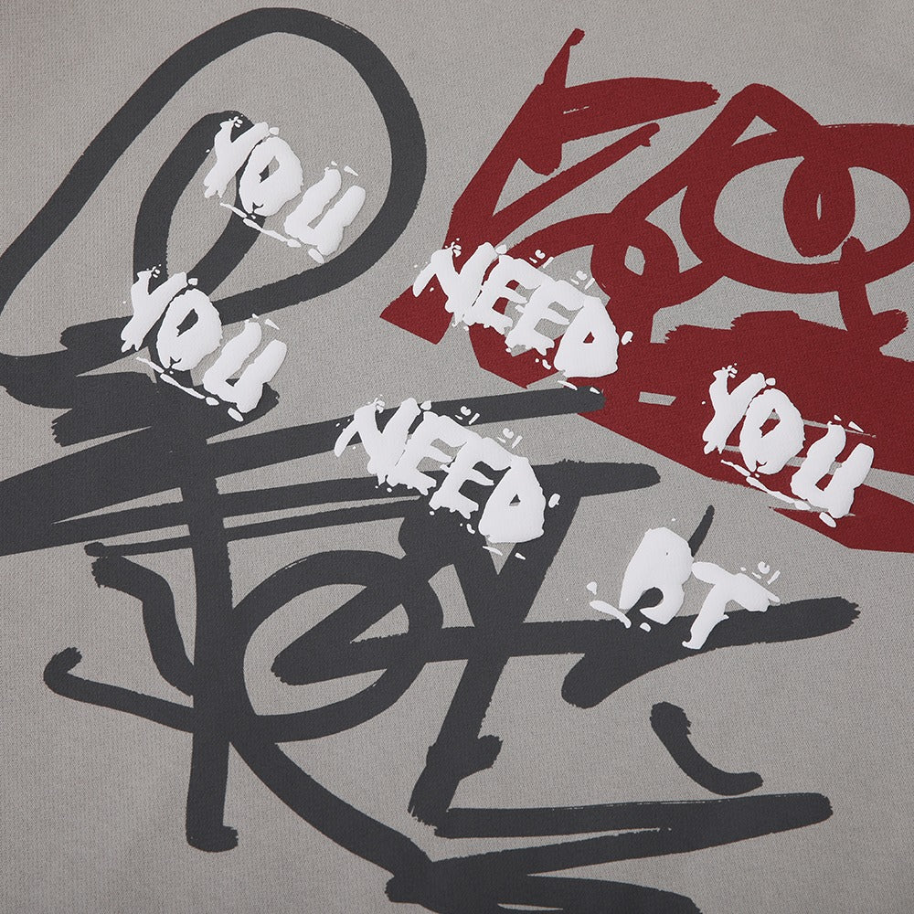 هودي رمادي مطبوع "You Need" مع غطاء رأس