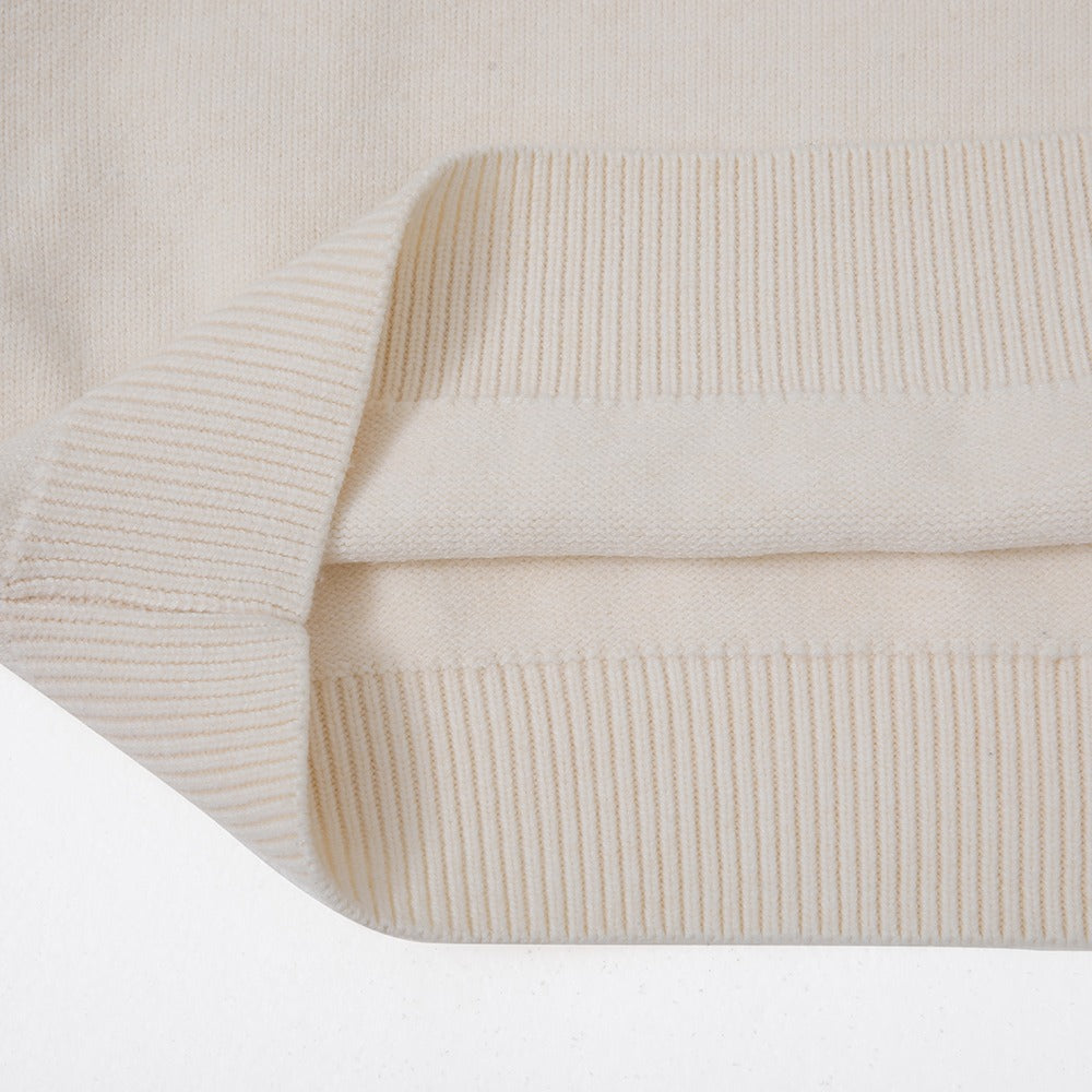 سويتر كلاسيكي صوفي أبيض بياقة قميص