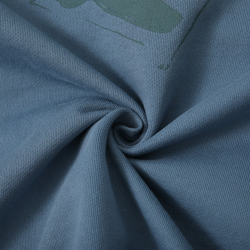 هودي أزرق مطبوع "Not Here Yet" مع غطاء رأس